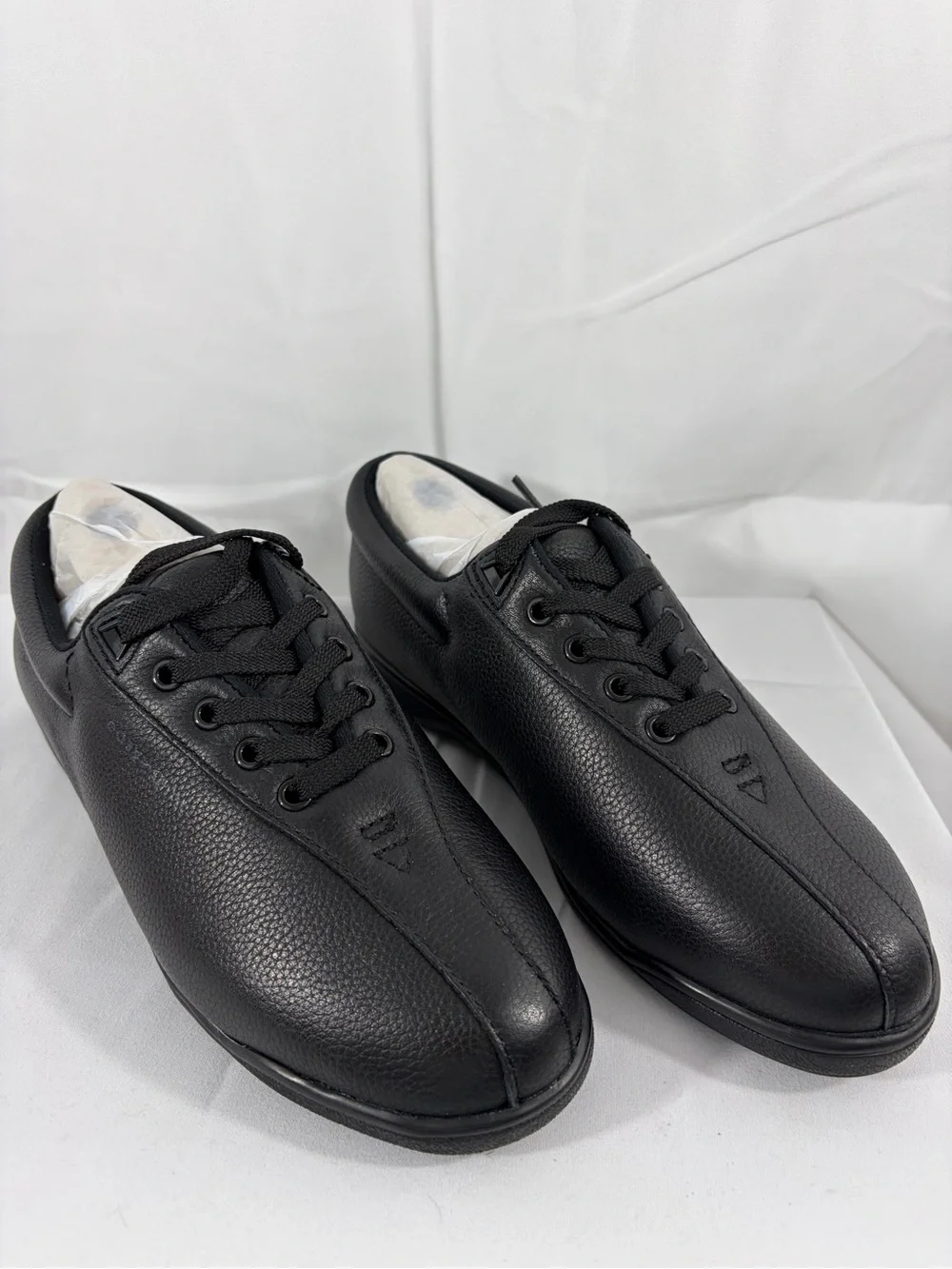 NWT Easy Spirit Women’s Size 7.5W Black Leather Lace-Up Shoes